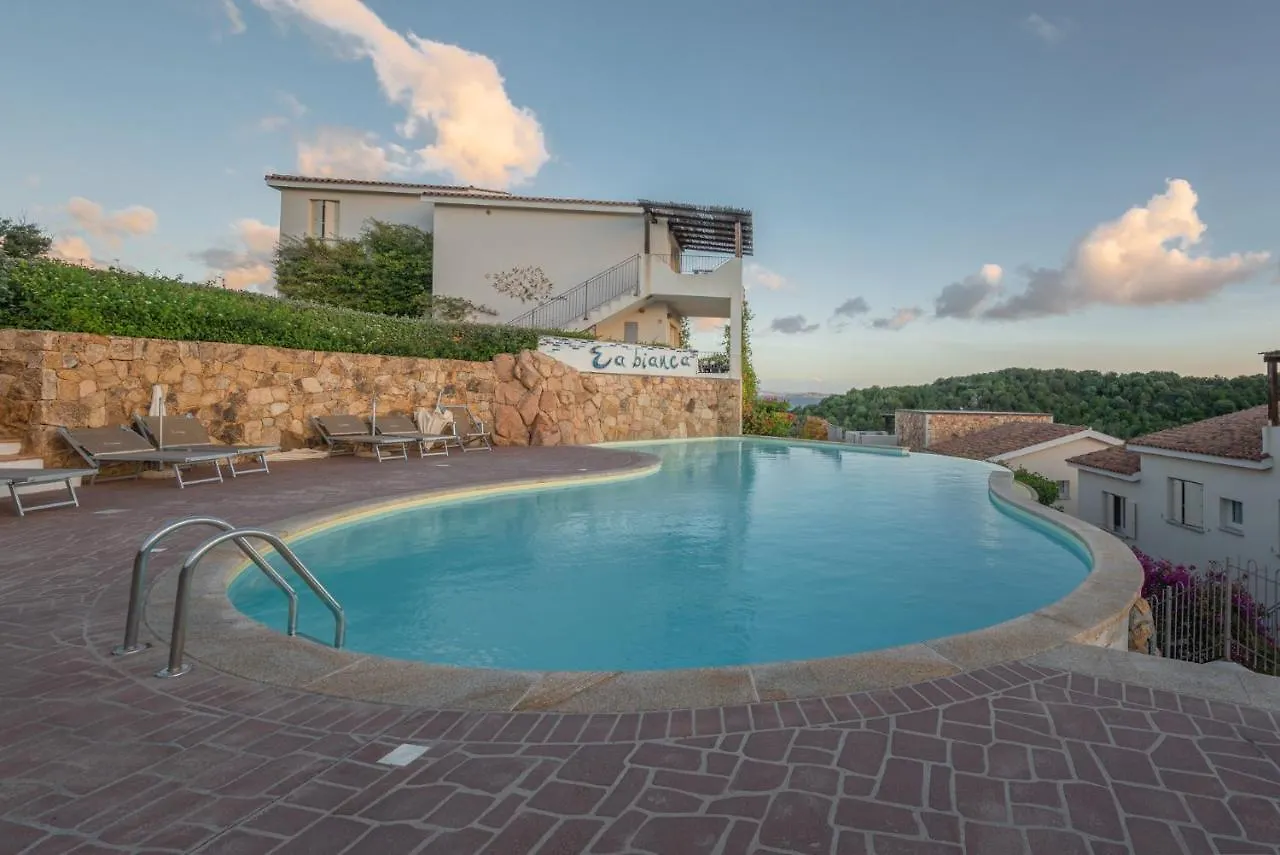 Elegant Residence Ea Bianca 2 Bedroom Sleeps 6 Extra Bed Available N0715N Cala Bitta