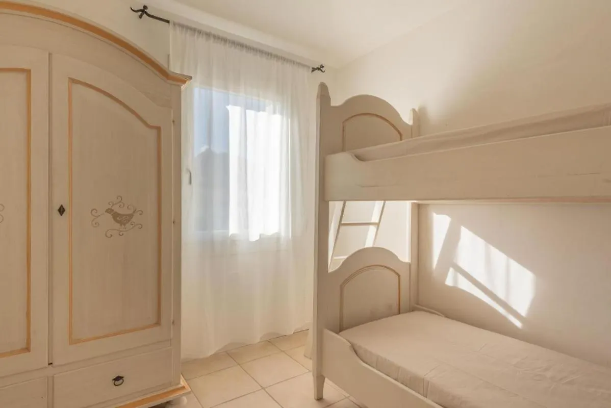 Elegant Residence Ea Bianca 2 Bedroom Sleeps 6 Extra Bed Available N0715N Cala Bitta